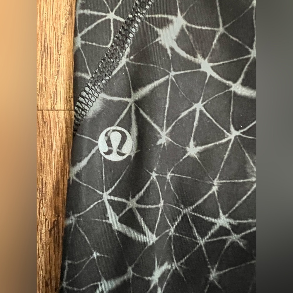 Lululemon Inspire Tight II Women's Full-On Luxtreme Mesh Size 4 - Picture 7 of 7